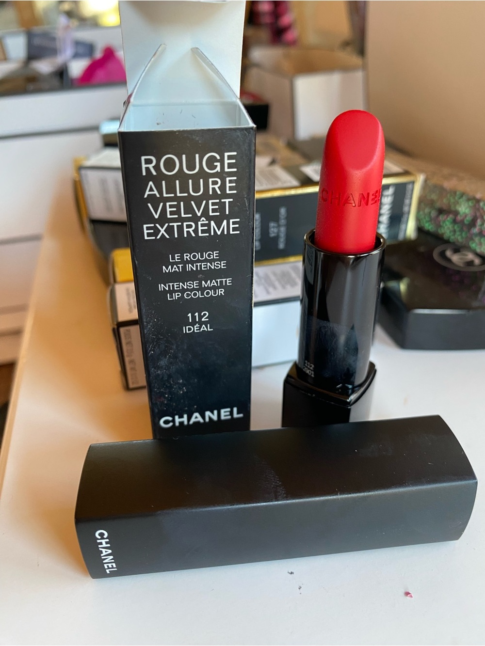 CHANEL Rouge Allure Velvet Extrême Lipstick — 112 Idéal Red